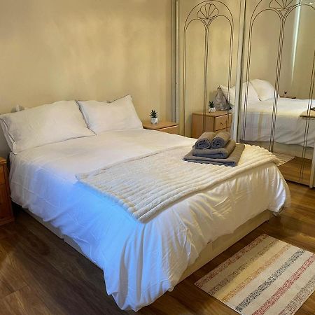 Single And Doubles Rooms Close To Central London Eksteriør bilde