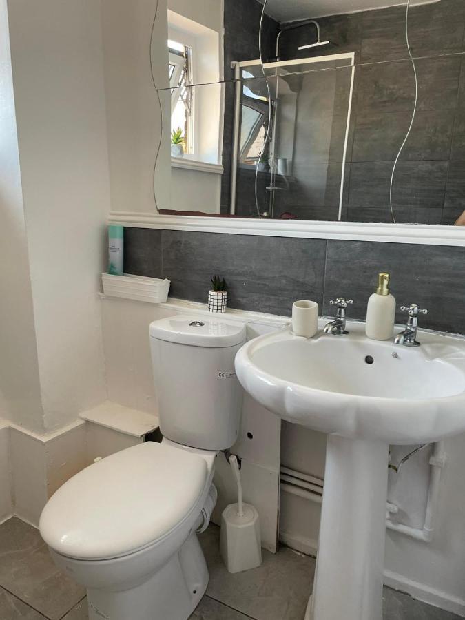 Single And Doubles Rooms Close To Central London Eksteriør bilde